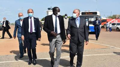 وزير الري يصل إلى جنوب السودان فى زيارة رسمية لتعزيز التعاون