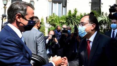 رئيسا وزراء مصر واليونان يترأسان جلسة مباحثات موسعة