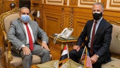 "الإنتاج الحربي" توقع مذكرة تفاهم مع شركة أمريكية لإنتاج شاسيهات العربات العسكرية "الهامر"