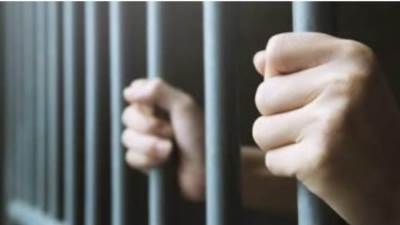 عاجل : القبض على مريض نفسى بتهمة قتل 3 من أفراد عائلته بالساطور وإصابة والدته بالمنيا