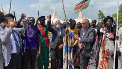 عبد العاطى يبحث موقف المشروعات التنموية والتى تهدف لخدمة مواطني جنوب السودان 