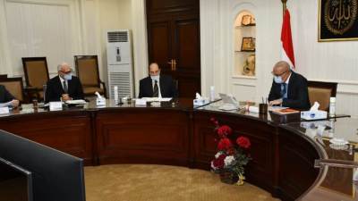 وزير الإسكان يبحث المشاركة فى المنتدى العربى الخامس للمياه 