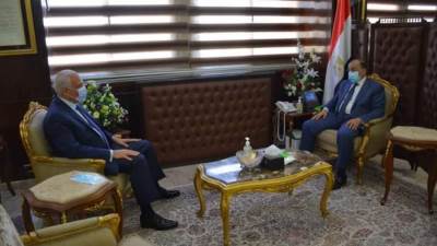 وزير التنمية المحلية يتابع مع محافظ الجيزة تنفيذ المشروعات التنموية والخدمية 