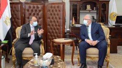 وزيرا التنمية المحلية والزراعة يستعرضان معدلات تنفيذ المشروع القومي لتطوير المجازر