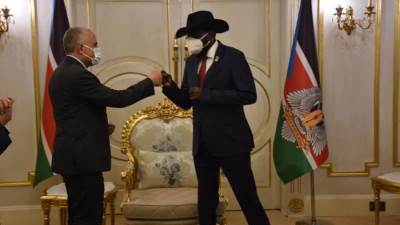 عبد العاطي وماناوا بيتر يوقعان مذكرة تفاهم مشتركة بين البلدين 