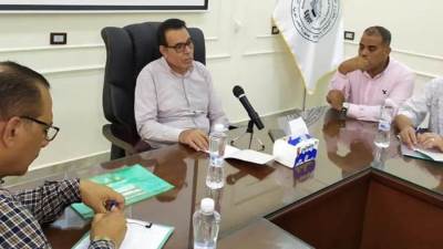 رئيس نقابة عمال الغزل والنسيج يناقش خطة دمج "ستيا - والأهلية - والمحمودية"