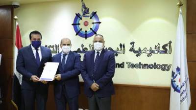 وزير التعليم العالي يُكرم الفائزين في معرض جنيف الدولي للاختراعات