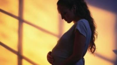 لا يفوتك طفله عمرها 11 عام تضع مولود والاهل في حالة صدمة 