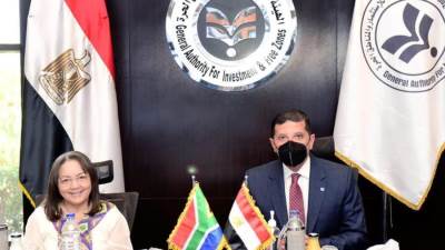 رئيس هيئة الاستثمار يبحث مع وزيرة الأشغال العامة بجنوب أفريقيا العلاقات الاستثمارية بين البلدين