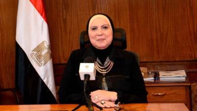 وزيرة التجارة والصناعة تقرر ايقاف العمل بقرار حظر استيراد الاجزاء المفككة