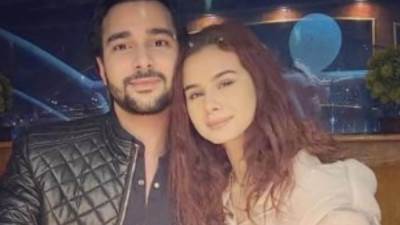 منه عرفه تعلن عن عقد قرانها في حفل عائلي بسيط