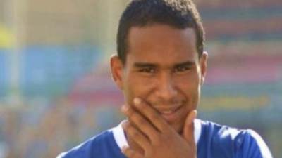 رسميًا الجزيري يوقع للزمالك على عقود البيع النهائى