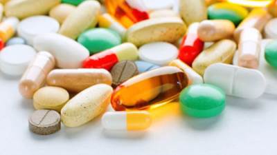 أسباب خطورة أخذ الفيتامينات و الأدوية دون استشارة الطبيب
