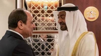 الرئيس السيسي وولي عهد ابو ظبي يطلقون شارة انطلاق مهرجان سباق الهجن بمدينة العلمين