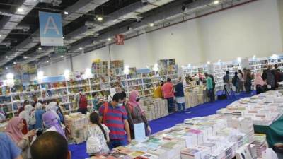 إقبال جماهيرى كبير  على إصدارات مبادرة ثقافتك كتابك