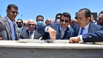 وزير الرياضة ومحافظ بورسعيد يضعان حجر أساس استاد النادي المصري