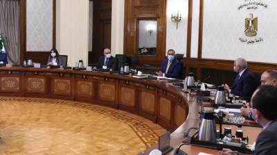 رئيس الوزراء يتابع مخطط تطوير شبكة الطرق والمحاور بمناطق غرب القاهرة الكبرى