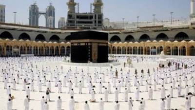 عاجل : السعودية تفرض غرامة 10 آلاف ريال على من يدخل الحرم المكي دون تصريح