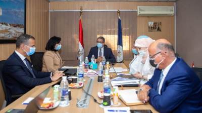 وزير السياحة والآثار يعقد اجتماعا لمناقشة سبل تعظيم سياحة اليخوت في مصر