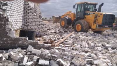 النقل: بدء المرحلة الأولى من إزالة التعديات على حرم السكة الحديد