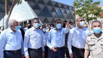 رئيس الوزراء يتفقد مشروع المتحف المصري و تطوير المناطق المجاورة