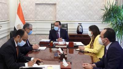 "مدبولي"و"شاكر" يتابعان أعمال اللجنة الدائمة لمتابعة تطور الأداء للمشروعات ذات البعد الاستراتيجي