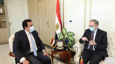 وزير التعليم العالى يستقبل سفير الاتحاد الأوروبى بالقاهرة