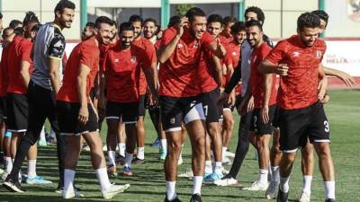 لاعبية الاهلي يحتفلون بعودة محمد محمود للتدريبات بعد غياب طويل