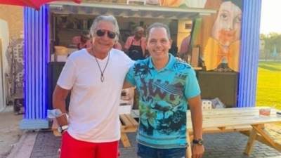 مصطفى فهمي يشارك رامي إمام بافتتاح مطعمه مكرونتيا في الساحل الشمالي 