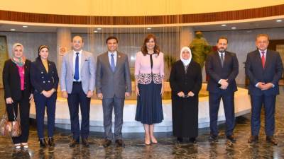 "مكرم" تجتمع بوفد حزب حماة الوطن وممثلي التعليم والتضامن لبحث التعاون بمبادرة "مراكب النجاة"