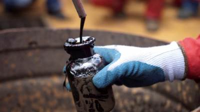 مصير اتفاق "أوبك+" المجهول يدفع أسعار النفط للارتفاع مجدداً