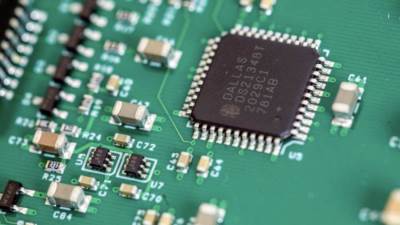 عاجل :الكونغرس الامريكي وافق علي تخصيص 52 مليار لتعزيز صناعة الرقائق الالكترونية في البلاد