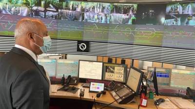 كامل الوزير يتفقد مركز التحكم والمراقبة الخاص  بالخط الأول لمترو باريس 