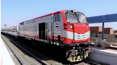 عاجل : توقّف حركة قطارات الصعيد بعد قيام حريق بجوار قضبان السكة في المنيا