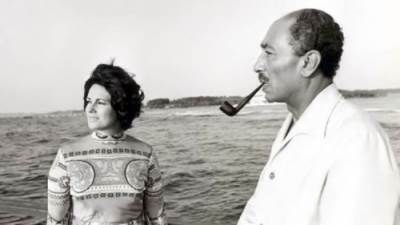 من هي جيهان السادات..وما هي انجازاتها..تعرف علي قصة حياتها