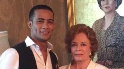 محمد رمضان ينعي سيدة الدولة العريقة ام الابطال جيهان السادات 