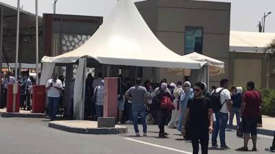 الشعب يتوافد باعداد كبيره علي معرض الكتاب في يومة التاسع 