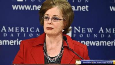 سيدة مصر الاولي انتصار السيسي تنعي سيدة الدوله قرينة الرئيس السادات جيهان السادات