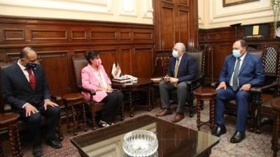 وزير الزراعة يبحث مع المدير الإقليمي للايفاد بالقاهرة موقف المشروعات الممولة من المنظمة الدولية 