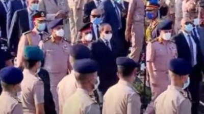 الرئيس السيسي وقرينته يصلان النصب التذكاري بمدينة نصر 