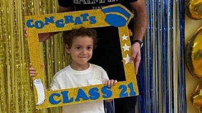 كرم علي معلول يحتفل بتخرجة من الحضانة