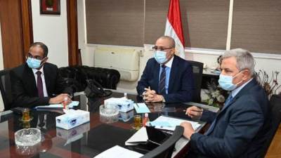 وزيرا الإسكان والمالية يناقشان الموضوعات المشتركة بين الشركة القابضة لمياه الشرب والصرف الصحى وشركاتها التابعة
