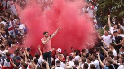 لا يفوتك جماهير إنجلترا تشعل شوارع لندن قبل مواجهة إيطاليا فى نهائى يورو 2020.