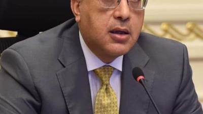 رئيس الوزراء يتابع الموقف التنفيذي لمشروعات البنية التحتية لشبكات الاتصالات بالعاصمة الإدارية الجديدة