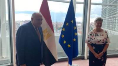 "شكري" يبحث مع مفوضة الاتحاد الأوروبى للهجرة تعزيز حماية المهاجرين
