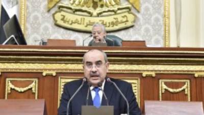 عاجل : وزير الطيران: تذكرة شرم والغردقة 2150 جنيها فقط لتشجيع السياحة الداخلية