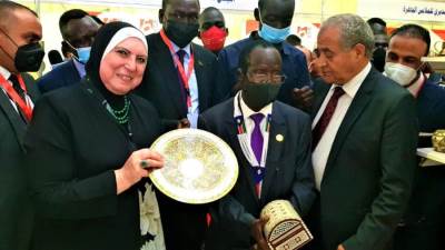 وزيرا التجارة والصناعة والتموين يفتتحان معرض "صنع في مصر" بمدينة جوبا