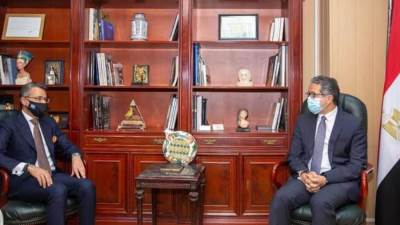 وزير السياحة يبحث مع "ماريوت" زيادة حجم الاستثمارات في الفنادق المصرية