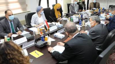 وزيرة البيئة تناقش الخطة التنفيذية للمرحلة الثالثة من مشروع إدارة المخلفات الصلبة بالمنيا 