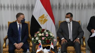 نائب رئيس الإنتاج الحربى يبحث مع وزير دفاع صربيا سبل تعزيز التعاون المشترك